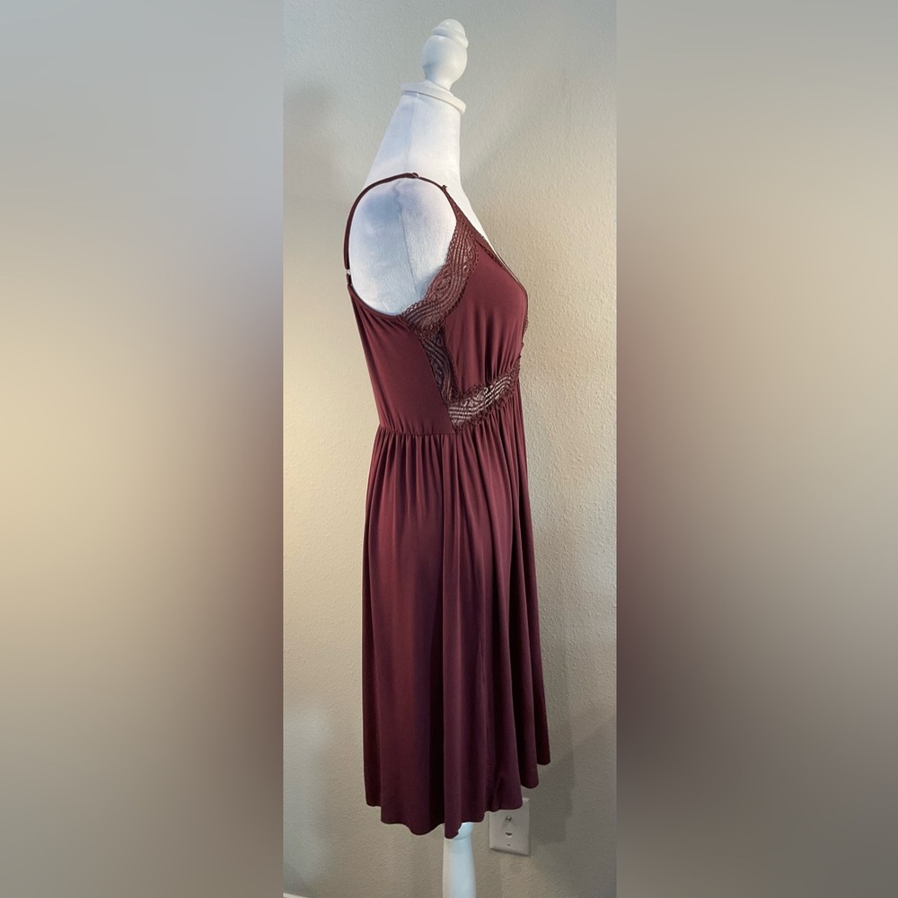 POL Burgundy Lace-Trim Chemise Slip - Picture 5 of 11